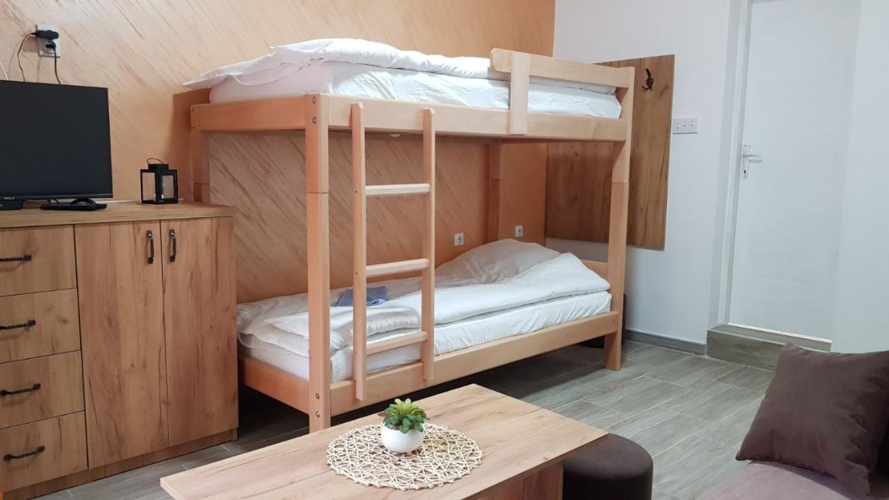 Kuca Stojanovica Topli Do 피로트 외부 사진